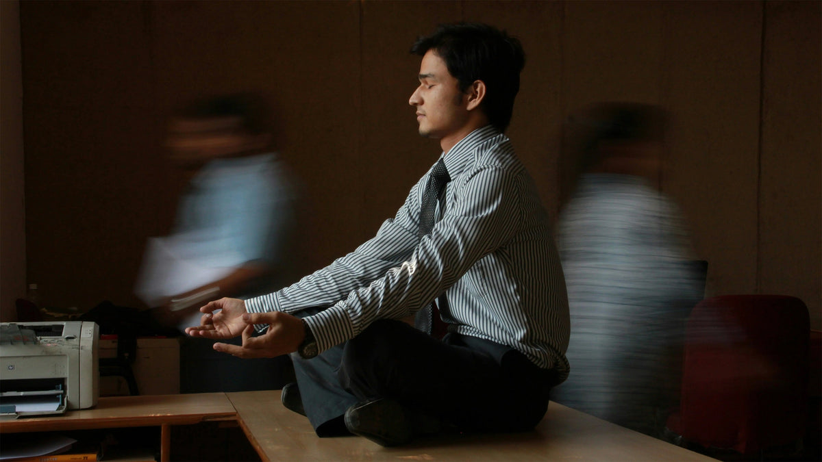 Eisbaden vs Meditation für Stressreduktion