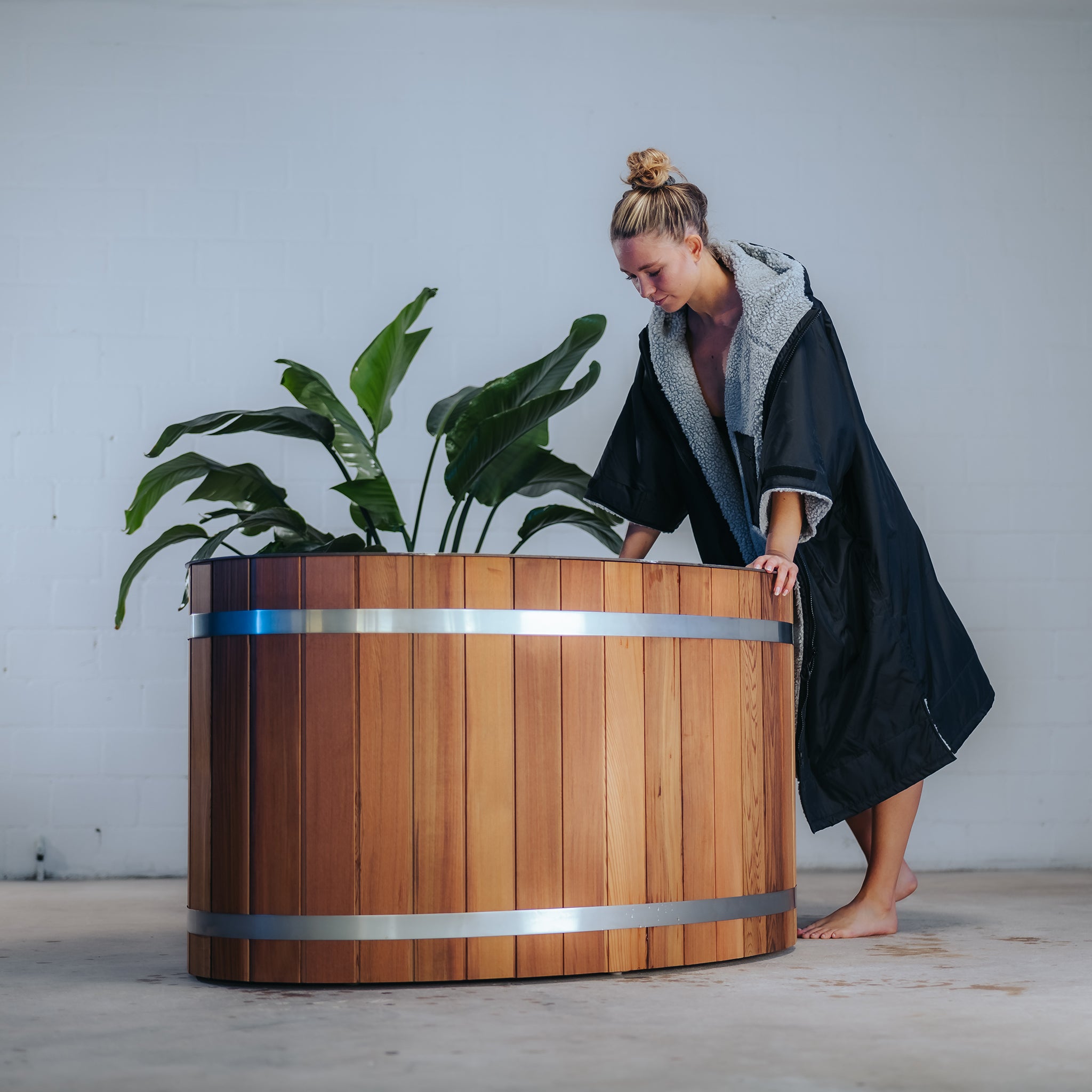 Arctic Plunge Eisbad Holzwanne Shooting